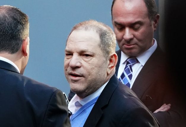 Produtor de Hollywood Harvey Weinstein é incriminado por estupro