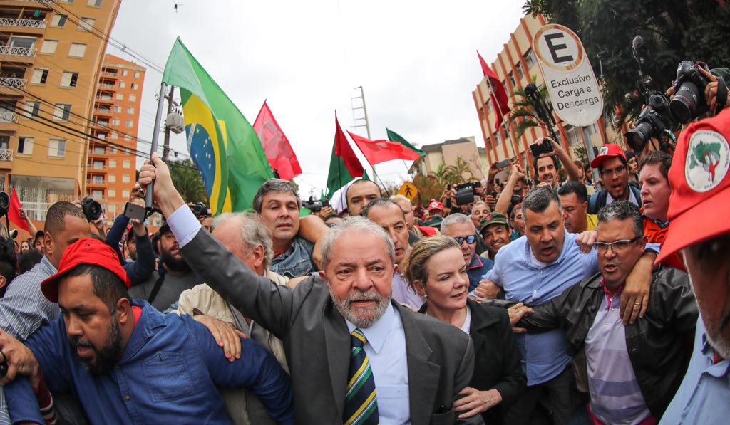 Apoio a pré-candidatura de Lula tem atos em todo Brasil
