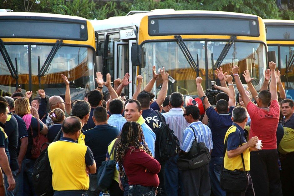 Justiça determina circulação de ônibus nesta sexta (1º) em Manaus