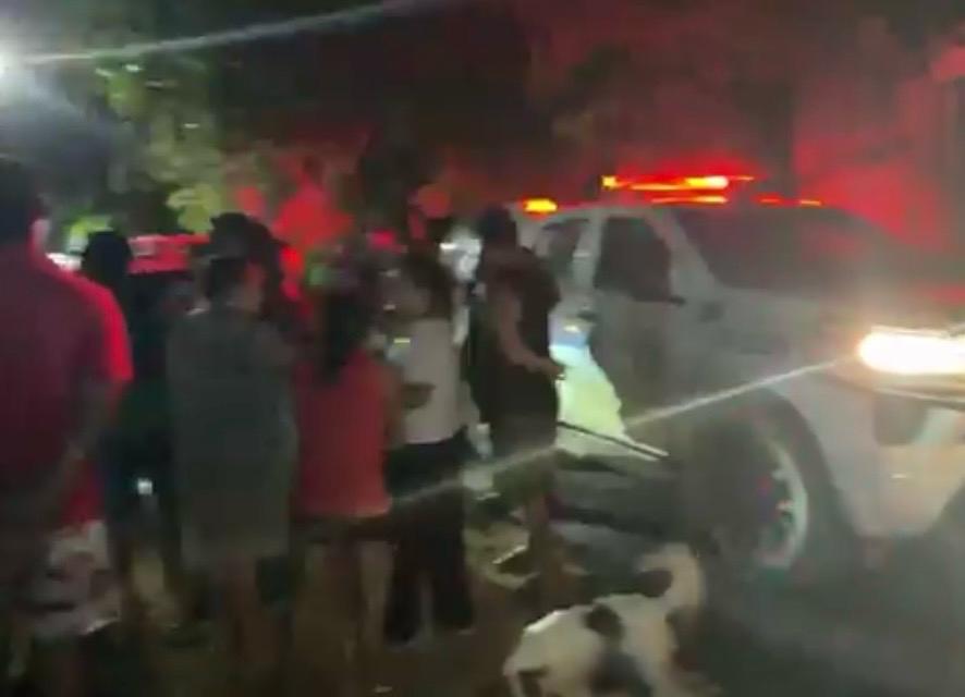 “Mentiroso e moleque”: moradores de Iranduba se revoltam e cobram promessas do prefeito Augusto Ferraz